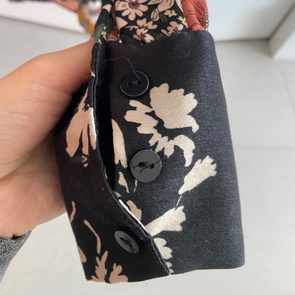 Zara Floral Blouse 💐 - Picture 7 of 7
